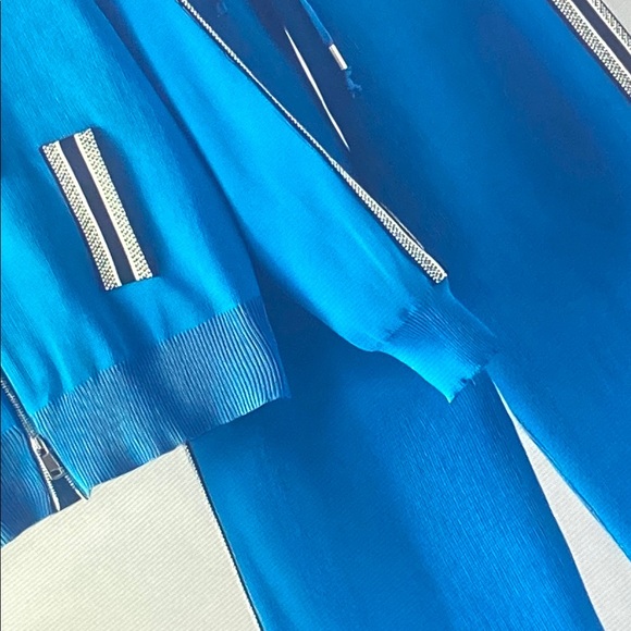 Alo Yoga Bright Blue Zip Hoodie & Track Pants Set - Picture 4 of 5